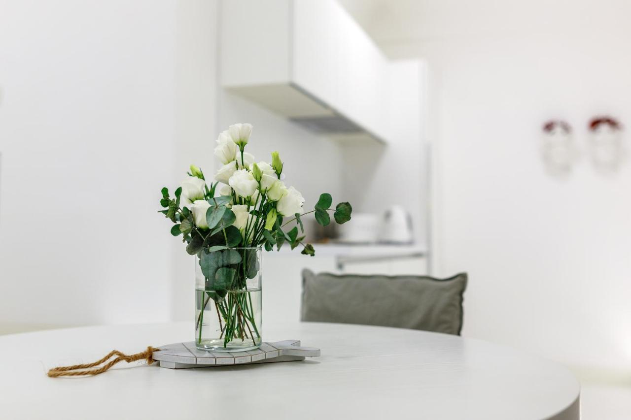 White Stylish 3 Apartment