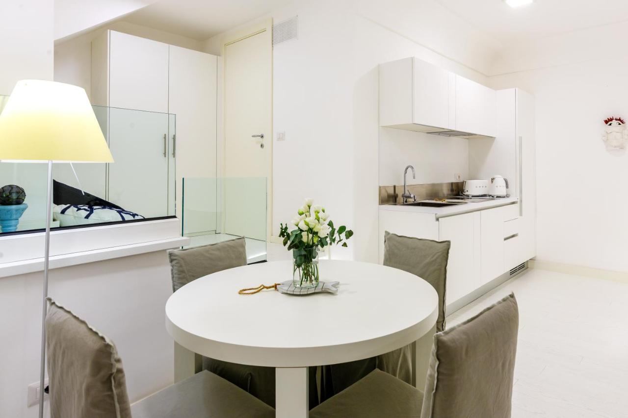 White Stylish 3 * Vico Equense